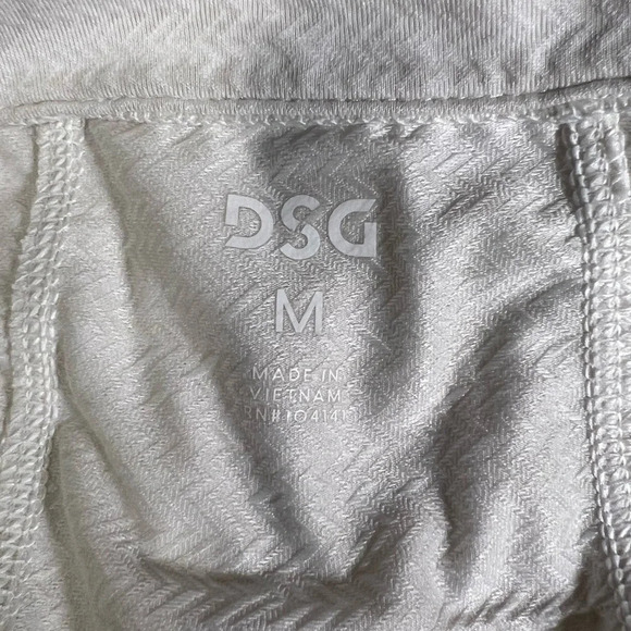 DSG, M, long sleeves, active wear top, 3/4 zip, soft cream chevron print - Picture 4 of 7